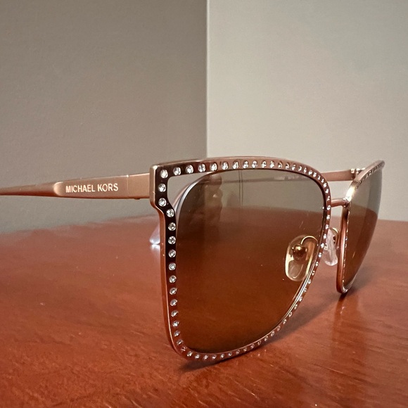 Michael Kors sunglass - Picture 2 of 5